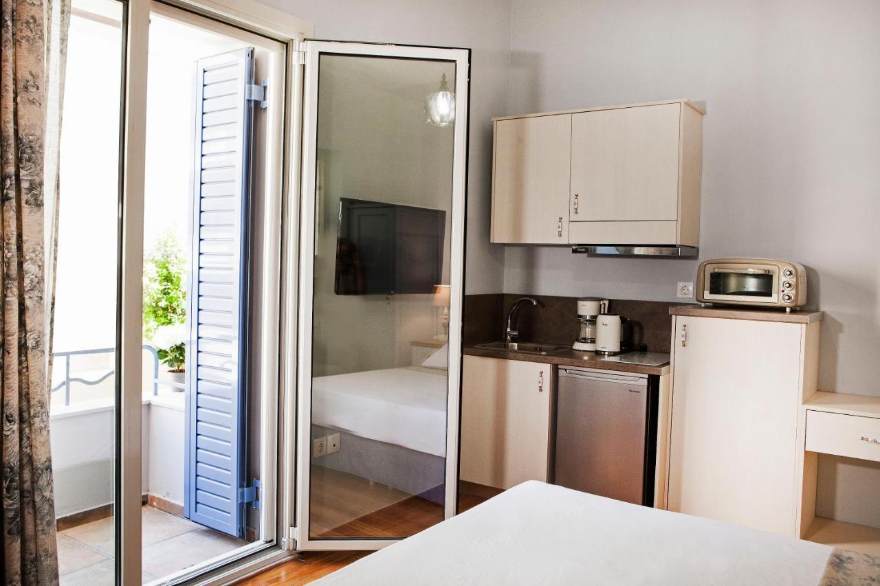 Lovely 1St Fl. Apt, With Balcony In Pagrati 雅典 外观 照片